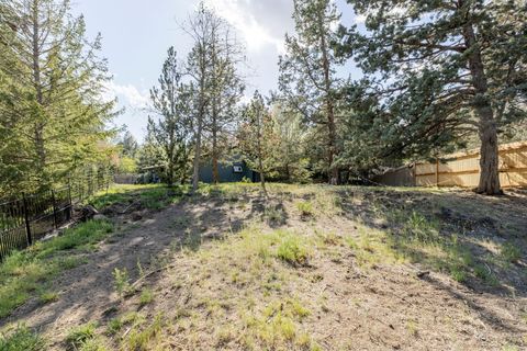 Tiny photo for 20570 Whitehaven Lane, Bend, OR 97702 (MLS # 220221157)