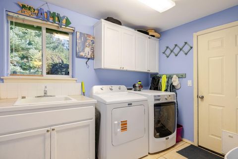 Tiny photo for 20570 Whitehaven Lane, Bend, OR 97702 (MLS # 220221157)