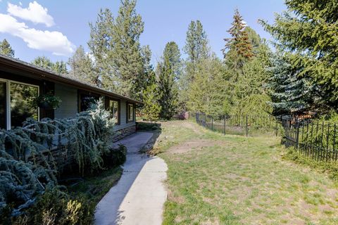 Tiny photo for 20570 Whitehaven Lane, Bend, OR 97702 (MLS # 220221157)