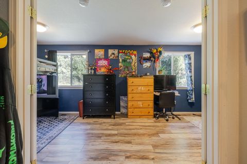 Tiny photo for 20570 Whitehaven Lane, Bend, OR 97702 (MLS # 220221157)