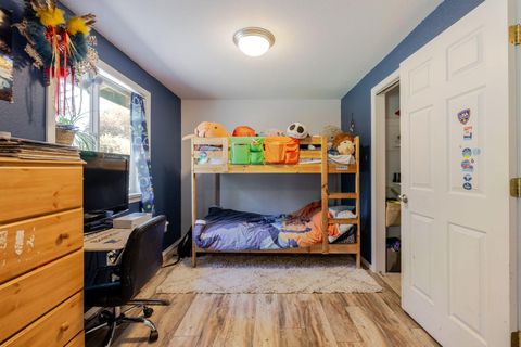 Tiny photo for 20570 Whitehaven Lane, Bend, OR 97702 (MLS # 220221157)