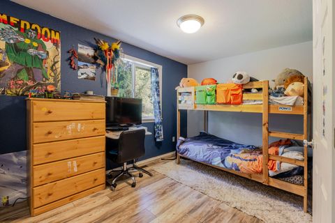 Tiny photo for 20570 Whitehaven Lane, Bend, OR 97702 (MLS # 220221157)