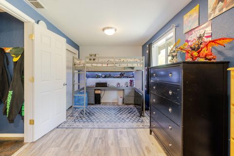 Tiny photo for 20570 Whitehaven Lane, Bend, OR 97702 (MLS # 220221157)