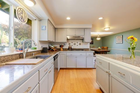 Tiny photo for 20570 Whitehaven Lane, Bend, OR 97702 (MLS # 220221157)