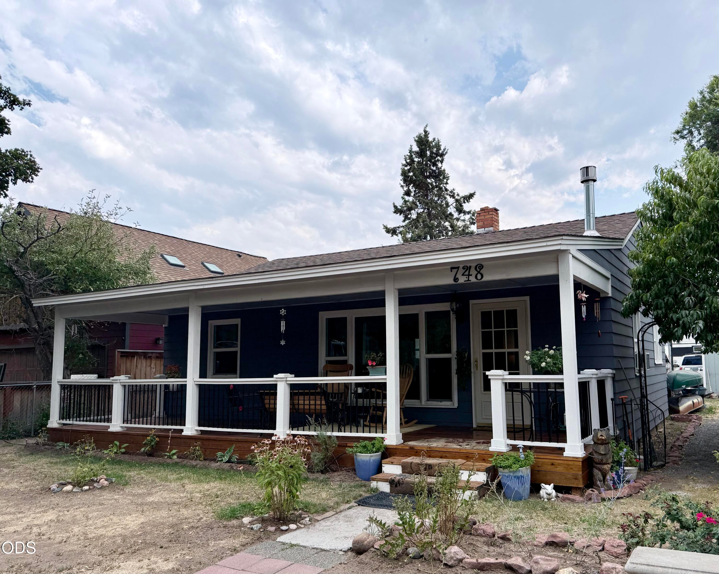748 NE 4th Street