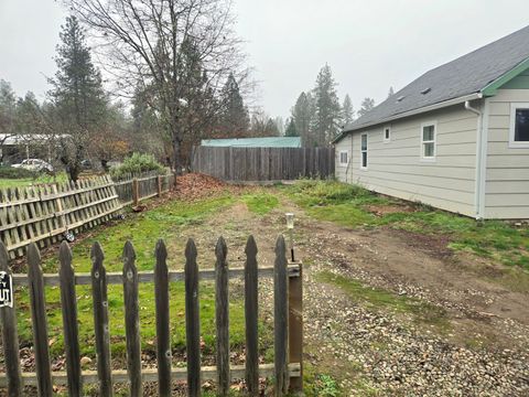 Tiny photo for 130 W Obrien Street, OBrien, OR 97534 (MLS # 220212925)