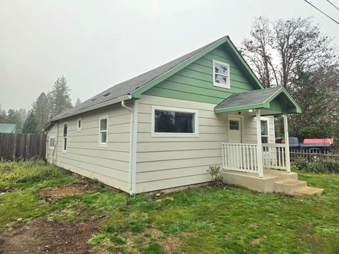 Photo of 130 W Obrien Street, OBrien, OR 97534 (MLS # 220212925)