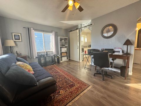 Tiny photo for 2427 Applegate Avenue, Klamath Falls, OR 97601 (MLS # 220213826)