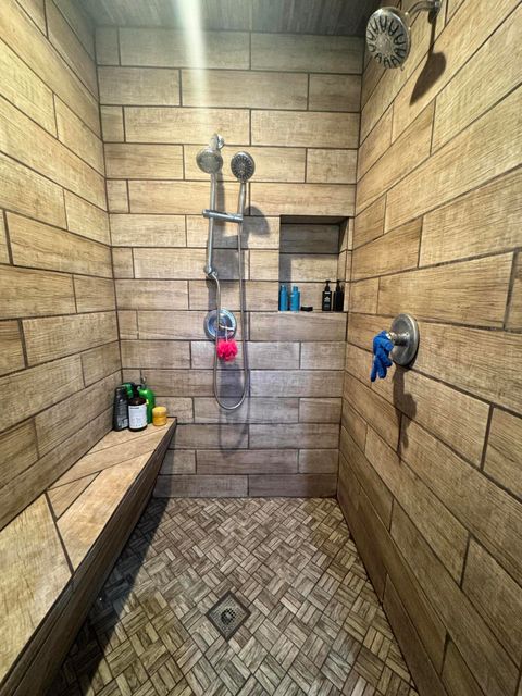 Tiny photo for 2427 Applegate Avenue, Klamath Falls, OR 97601 (MLS # 220213826)