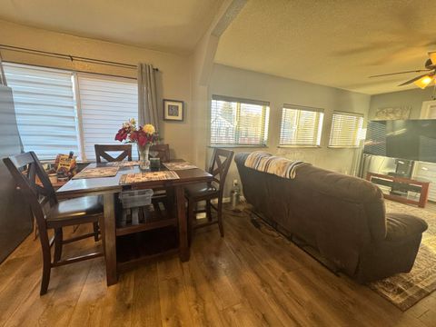 Tiny photo for 2427 Applegate Avenue, Klamath Falls, OR 97601 (MLS # 220213826)