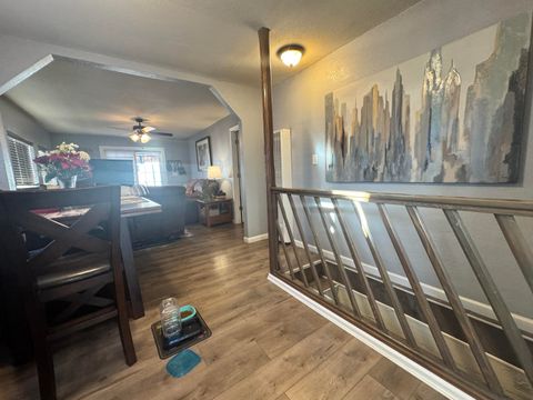 Tiny photo for 2427 Applegate Avenue, Klamath Falls, OR 97601 (MLS # 220213826)