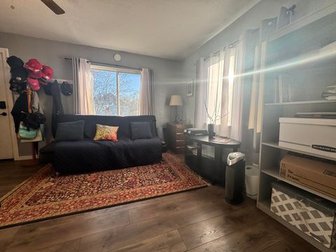 Tiny photo for 2427 Applegate Avenue, Klamath Falls, OR 97601 (MLS # 220213826)