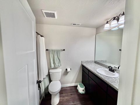 Tiny photo for 166 Nadine Lane, Central Point, OR 97502 (MLS # 220214259)