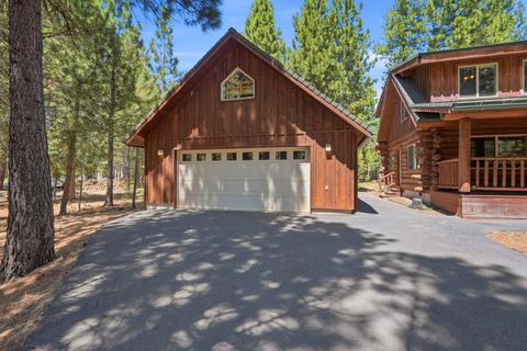 Tiny photo for 14177 Whitewater Loop, La Pine, OR 97739 (MLS # 220221799)