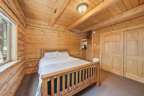 Tiny photo for 14177 Whitewater Loop, La Pine, OR 97739 (MLS # 220221799)