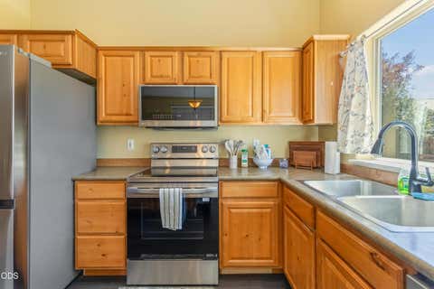 Tiny photo for 16465 Riley Drive, La Pine, OR 97739 (MLS # 220226849)