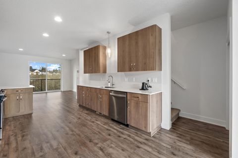 Tiny photo for 12430 SW 171st Terrace, Beaverton, OR 97007 (MLS # 220217522)