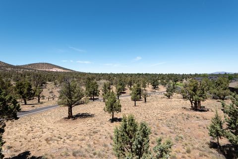 Tiny photo for 2269 Hawk Owl Court, Redmond, OR 97756 (MLS # 220222981)