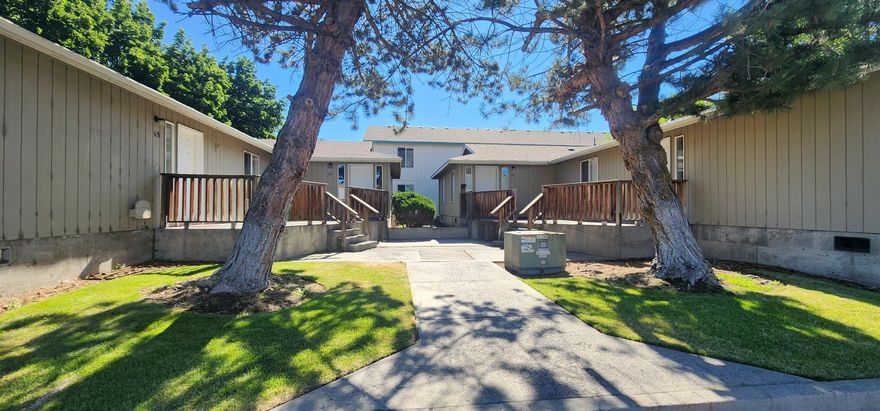 Residential Rental Property Downtown Madras, adjacent to City Park and Splash Park.   This property has 2 Duplexes on 1 tax lot with 4 residential units total, 100% occupied.  Each unit is 921 sq. ft., 2 bedrooms and 1 bathroom.   These properties are professionally managed, and upgrades were completed as required over the years.   They have been kept up nice.

Location is perfect for walking, biking, close to all downtown services, library, banks, restaurants, parks, bike/walking trail, and schools.   Only one owner since the property was developed.   County ''real market value'' above listed price.  Great opportunity for an investor to start or expand current residential rental investments.