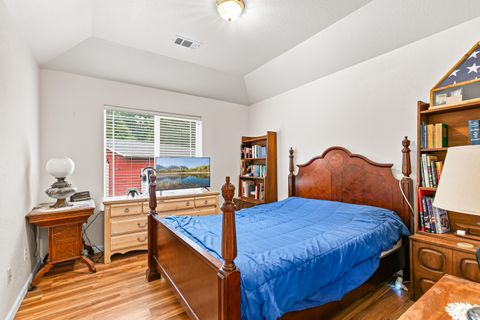 Tiny photo for 419 Idlewild Drive, Cave Junction, OR 97523 (MLS # 220213310)