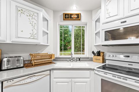 Tiny photo for 419 Idlewild Drive, Cave Junction, OR 97523 (MLS # 220213310)