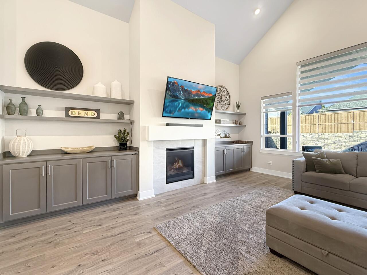 3834 NE Oakside Loop
