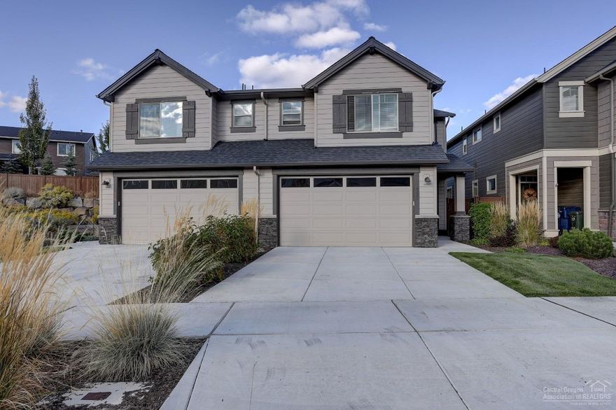 Quality Pahlisch townhome in McCall Landing. Great room floor plan, with open kitchen. Stainless Steel appliances and solid surface countertops. Superb loft area upstairs creates an abundance of living space. Large master with ample light, double vanities in the bathroom. Upstairs laundry room, private fenced yard and double attached garage. Unobstructed view of Pilot Butte for the annual 4th of July fireworks. Minutes to the parkway, shopping and area parks.