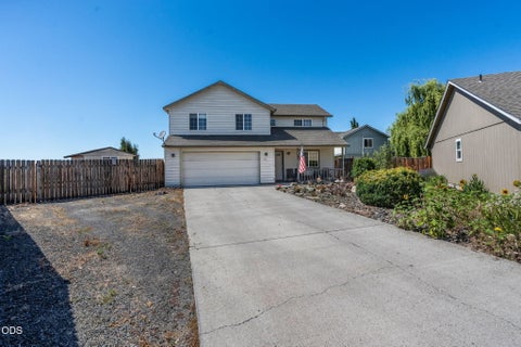 Tiny photo for 609 NE Stoneridge Lane, Prineville, OR 97754 (MLS # 220225113)