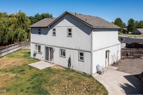 Tiny photo for 609 NE Stoneridge Lane, Prineville, OR 97754 (MLS # 220225113)
