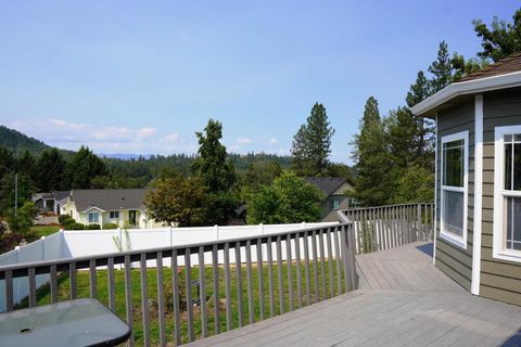 Tiny photo for 212 Wagon Wheel Drive, Grants Pass, OR 97527 (MLS # 220213080)