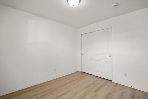 Tiny photo for 319 SW 33rd Drive, Redmond, OR 97756 (MLS # 220217035)