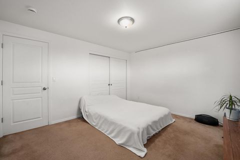 Tiny photo for 319 SW 33rd Drive, Redmond, OR 97756 (MLS # 220217035)