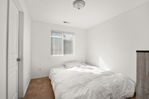 Tiny photo for 319 SW 33rd Drive, Redmond, OR 97756 (MLS # 220217035)