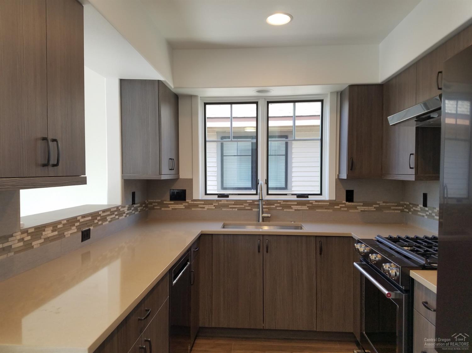 Pine Meadow Vill - Residential