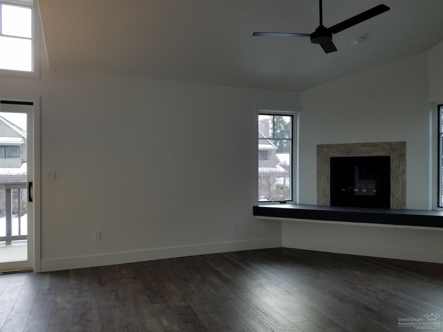 Pine Meadow Vill - Residential