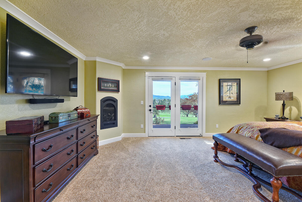 Rogue Valley Estates Subdivision - Residential