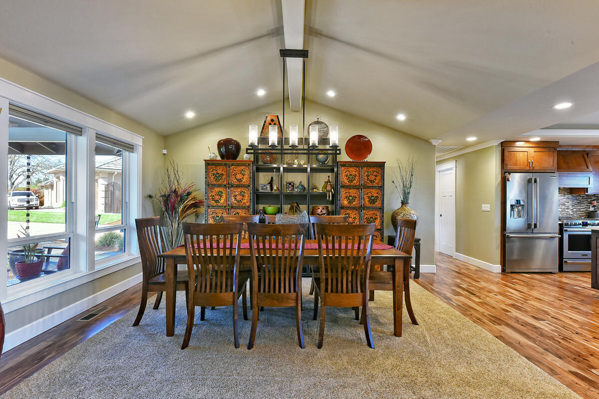 Rogue Valley Estates Subdivision - Residential