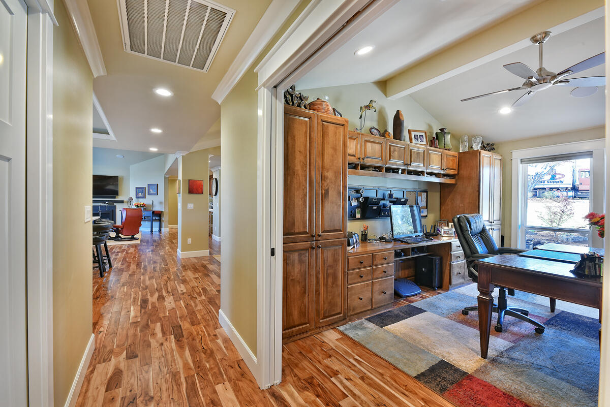 Rogue Valley Estates Subdivision - Residential