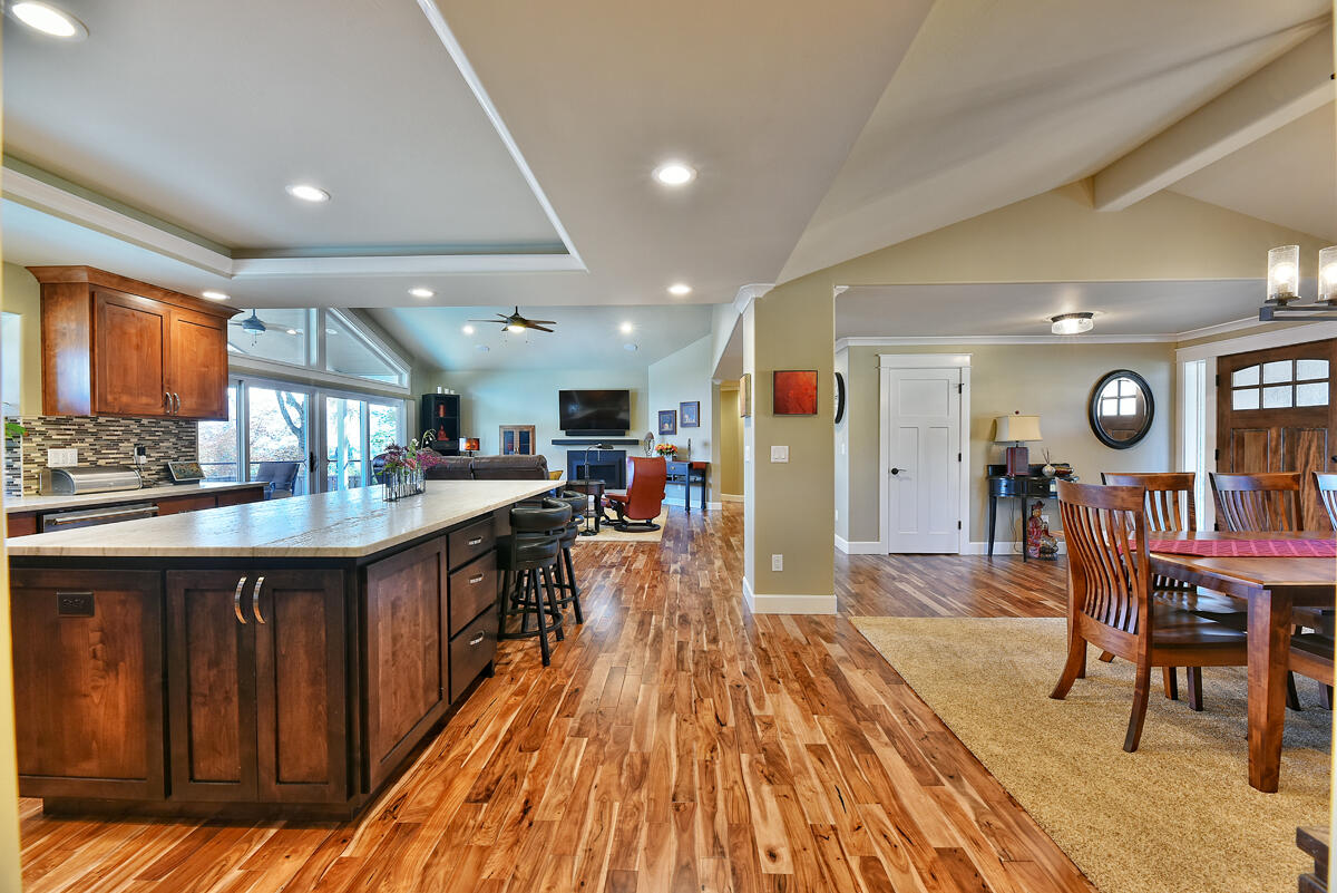 Rogue Valley Estates Subdivision - Residential