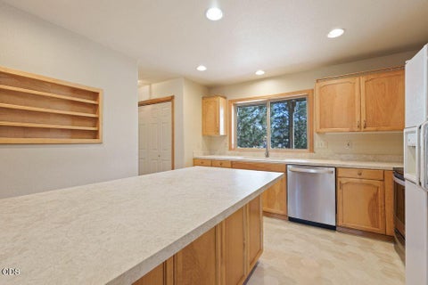 Tiny photo for 205 N Rope Place, Sisters, OR 97759 (MLS # 220230034)