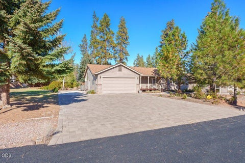 Tiny photo for 205 N Rope Place, Sisters, OR 97759 (MLS # 220230034)