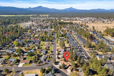 Tiny photo for 205 N Rope Place, Sisters, OR 97759 (MLS # 220230034)