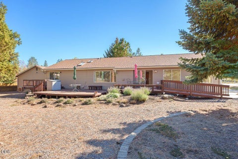 Tiny photo for 205 N Rope Place, Sisters, OR 97759 (MLS # 220230034)