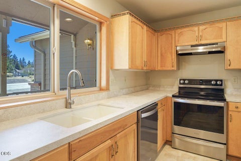 Tiny photo for 205 N Rope Place, Sisters, OR 97759 (MLS # 220230034)