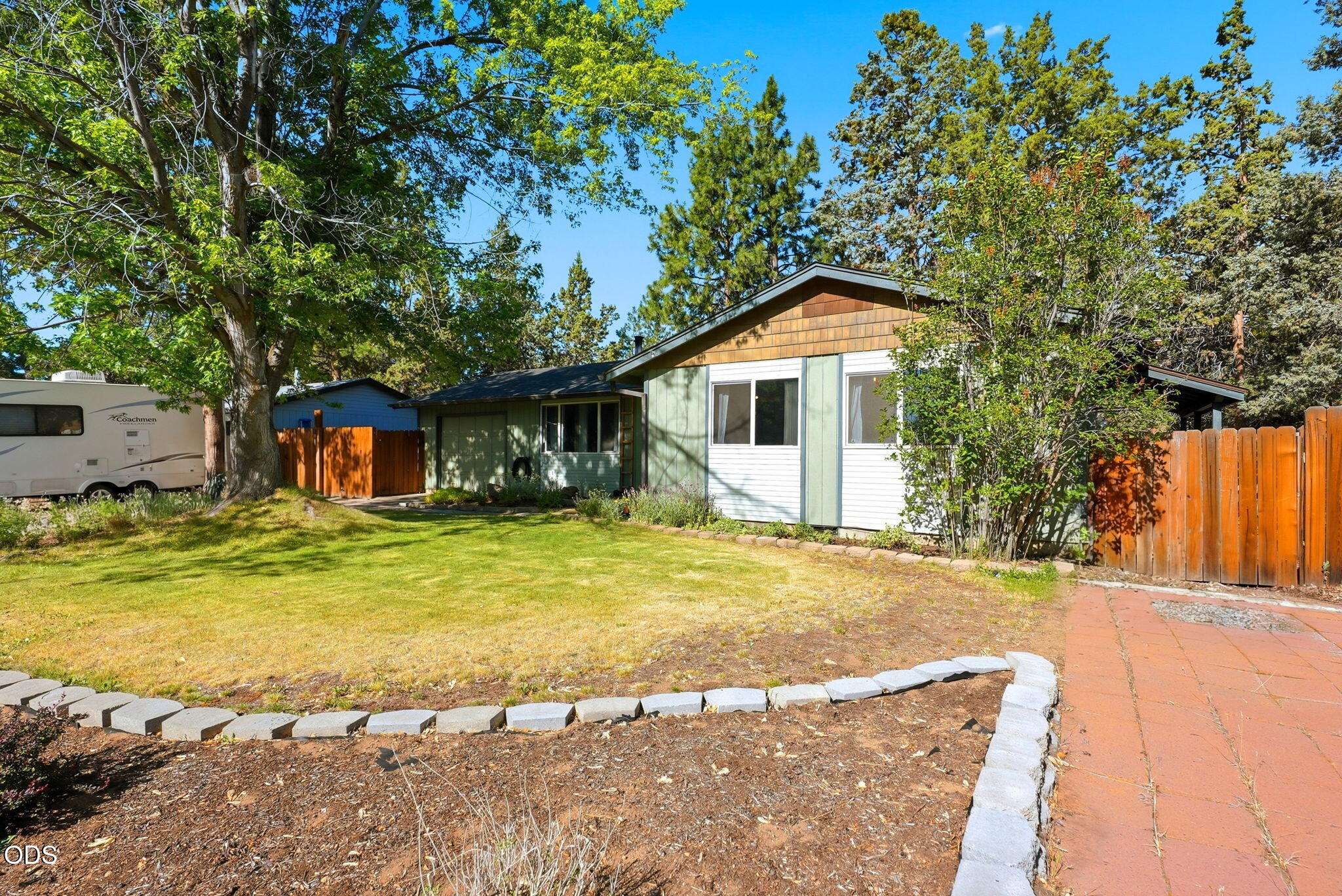 823 SE Polaris Court