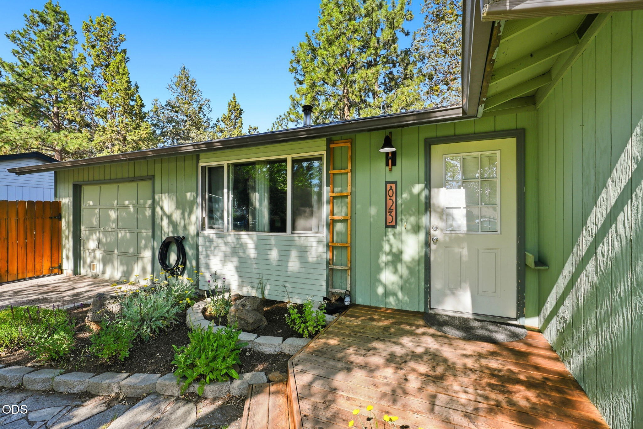 823 SE Polaris Court