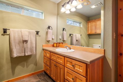 Tiny photo for 4649 Harrier Drive, Klamath Falls, OR 97601 (MLS # 220211906)