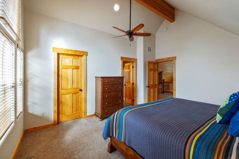 Tiny photo for 4649 Harrier Drive, Klamath Falls, OR 97601 (MLS # 220211906)