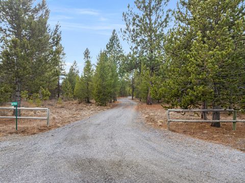 Tiny photo for 147904 Mabel Drive, La Pine, OR 97739 (MLS # 220215839)