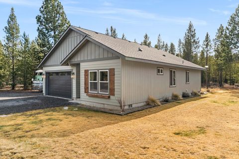 Tiny photo for 147904 Mabel Drive, La Pine, OR 97739 (MLS # 220215839)